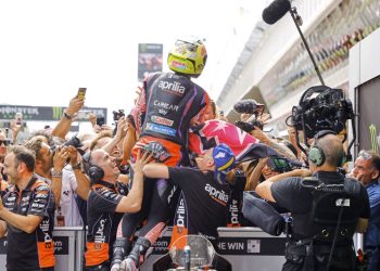 Aleix Espargaró brilla en casa y lidera el Gran Premi Monster Energy de Catalunya