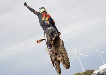 El Motrocross resiste en Chiclana bajo un tiempo amenazante