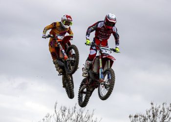 La lluvia permite un sábado de duelos intensos en el Campeonato de España de Motocross