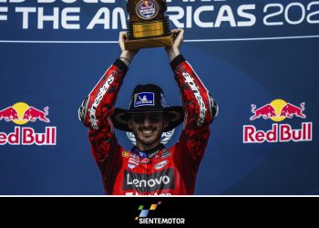 Bagnaia conquista Austin y firma su primera victoria del año mientras Marc Márquez se cae cuando lideraba