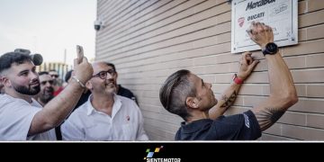 Álvaro Bautista inaugura el nuevo concesionario oficial Ducati en Jerez