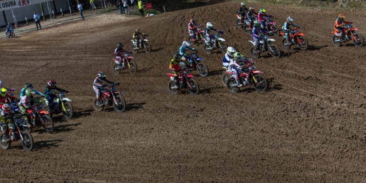 Las inundaciones obligan a suspender la última prueba del Nacional de Motocross en Alhama