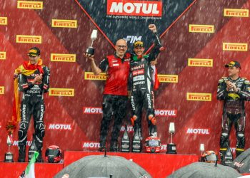 Bulega se despide de Superbike con un triplete en Jerez y Artigas conquista el título mundial de SportBike